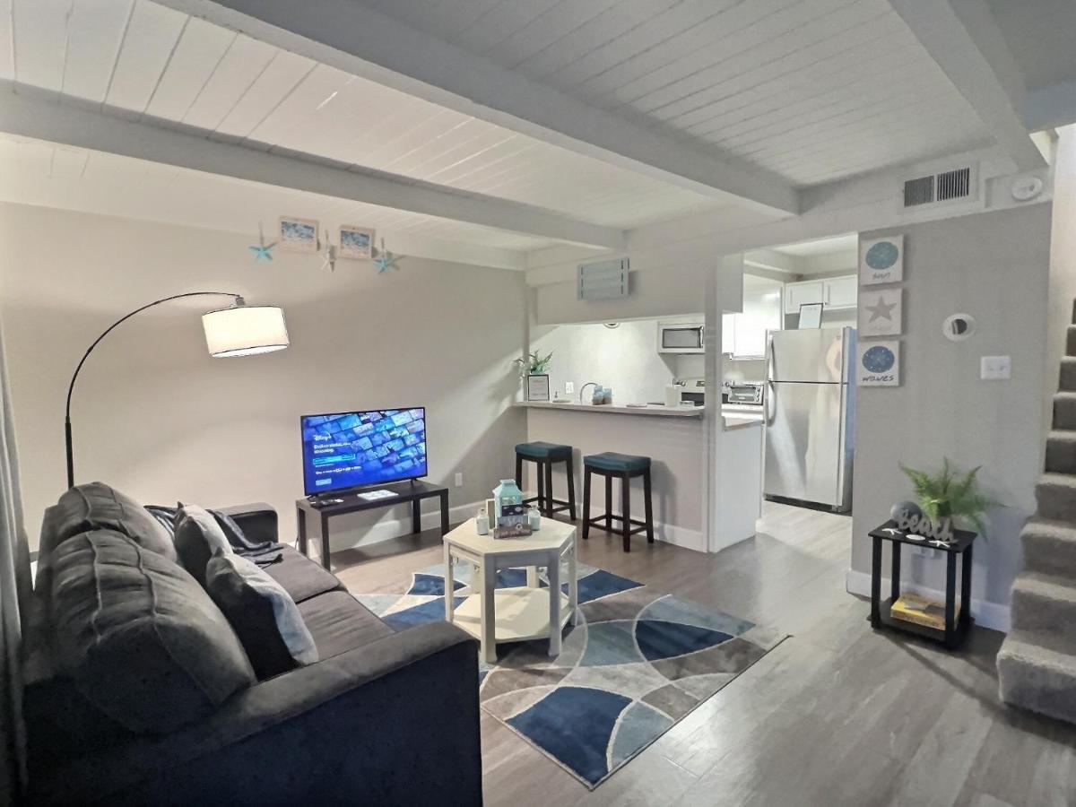 1bd/1ba Blue Lagoon Apt - 1 Block To Beach! * Galveston